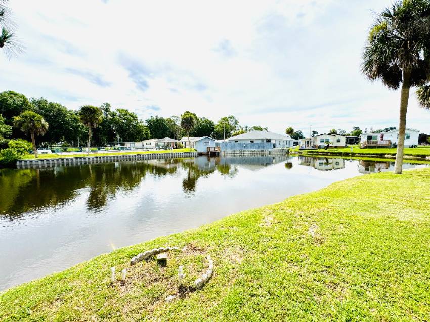 112 Sargasso Lane a Winter Haven, FL Mobile or Manufactured Home for Sale
